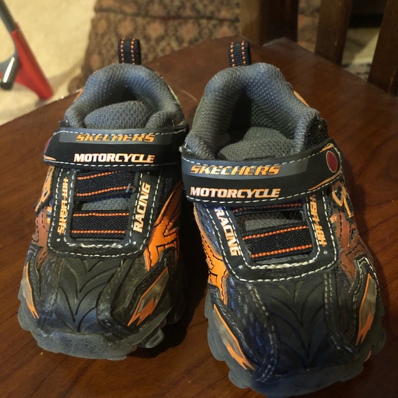 Toddler light up sketcher sneakers - Picture 6 of 6